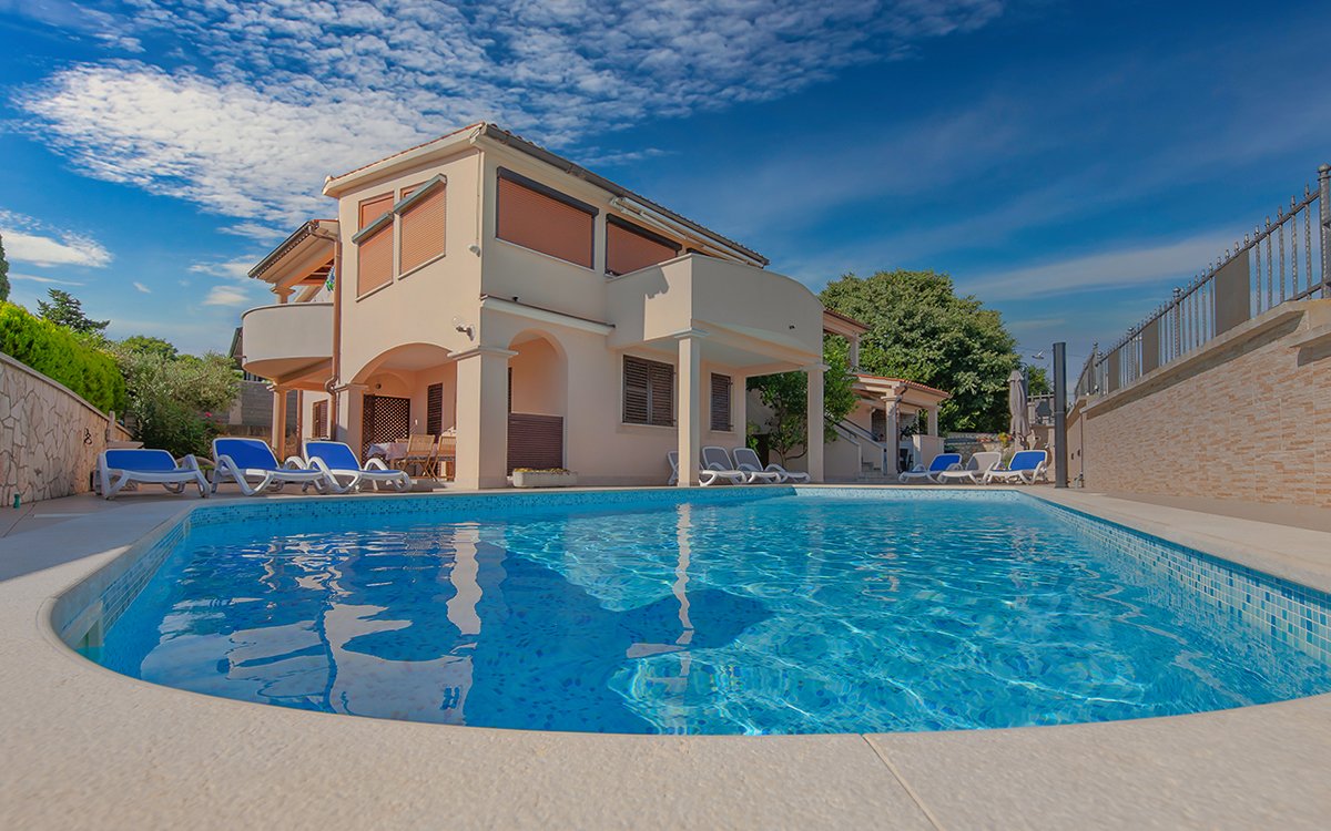 Apartments Premantura - Guest House Carmen - Swimming Pool 3